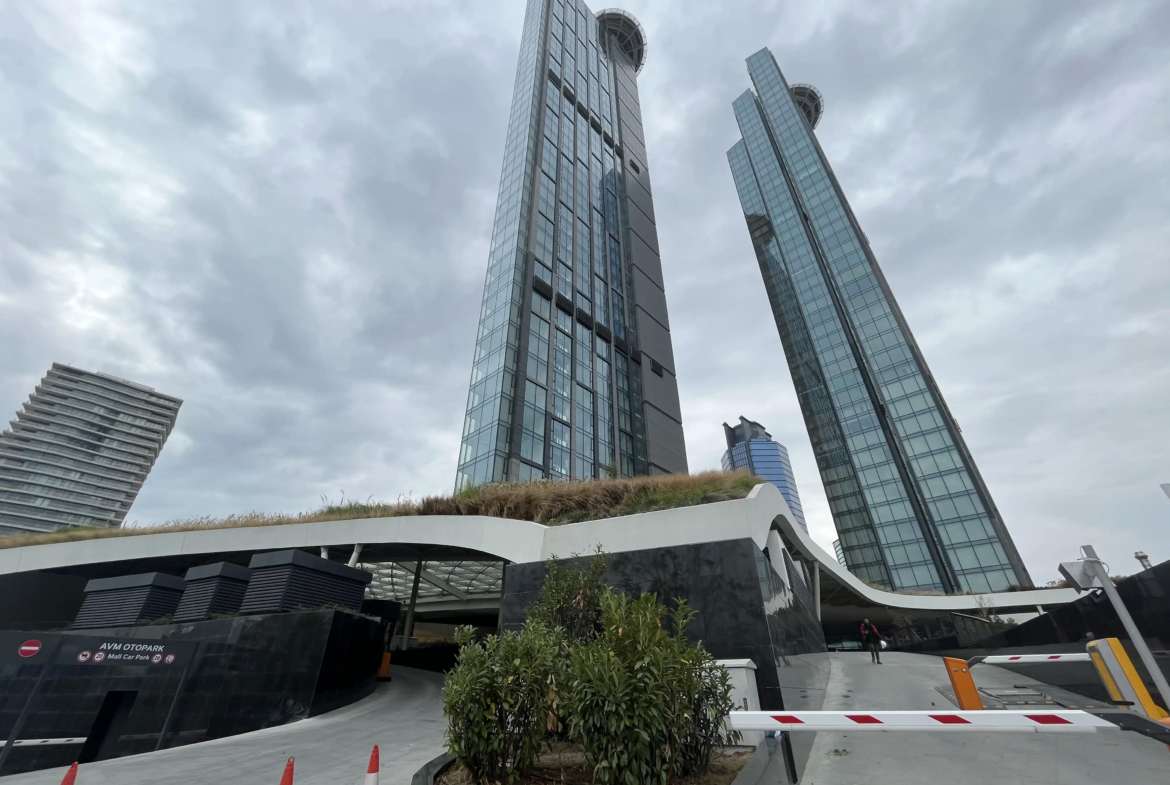 Luxury Apartments with Unique Location in Istanbul 4.5+1